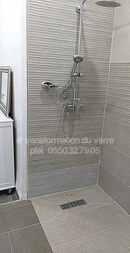 Douche a l'italienne sûr mesure 