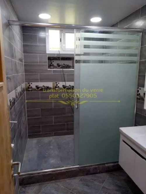 Douche a l'italienne sûr mesure 