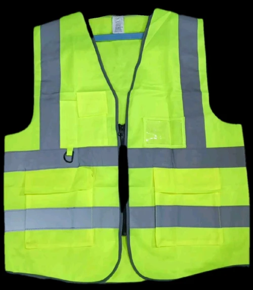 Tenue de travail. Tenue de sécurité. Polos. T-shirts. Chaussures de sécurité. Chaussure magnums. 