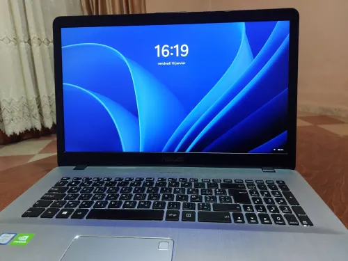 ASUS VIVOBOOK 17