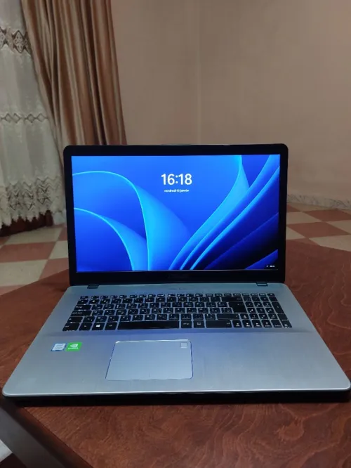 ASUS VIVOBOOK 17