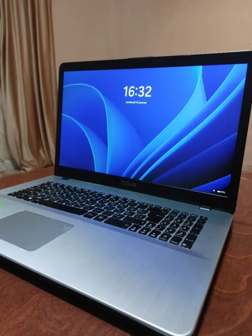 ASUS VIVOBOOK 17