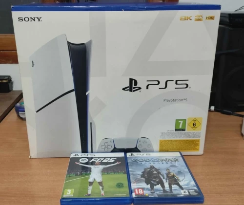 Ps5 slim avec 2 Jeux