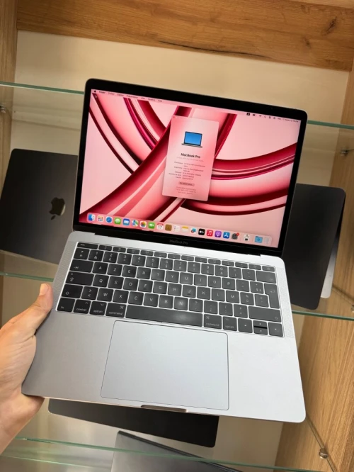 MacBook pro 2017 13.3puce  i5  8gb 128gb