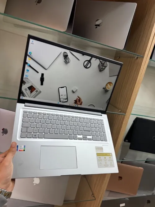 ASUS VIVOBOOK 17puce i7 1255U  8gb/512gb