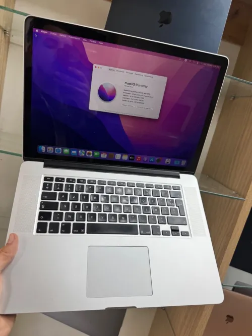 MacBook pro i7 2015  15puce16GB/256GB