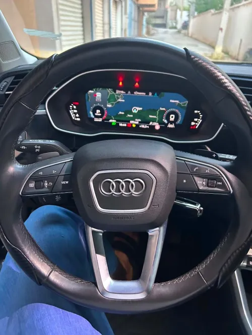 Audi Q3 2022 Business