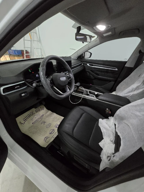 Geely Emgrand 2025 