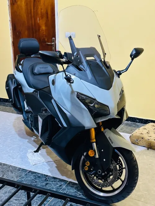 Yamaha Tmax 563 2025