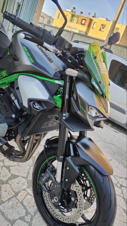 Kawasaki Z900 2025