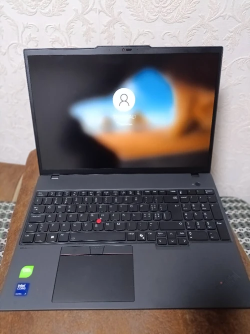 Lenovo T16 G4 ultra7 1to/32go ram