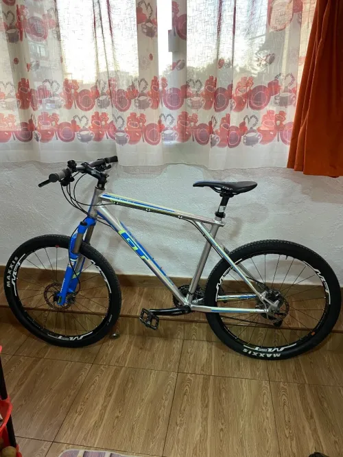Vélo GT avalanche 