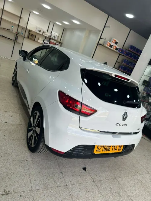 Renault Clio 4 2014 Seventeen