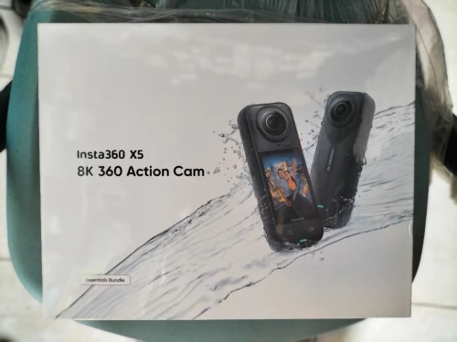 Caméra Insta360 X5 essentials bundle