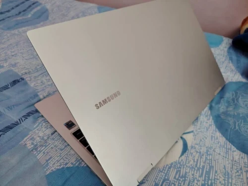 Samsung galaxy 15,6" tactile amoled 360