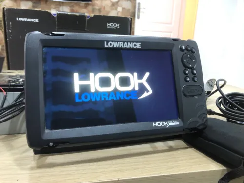 Sondeur gpsmap lowrance Hook révèle 9 triple shoot