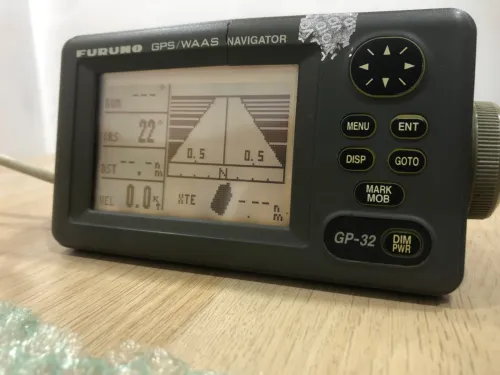 Gps furuno Gp 32. Gp 30