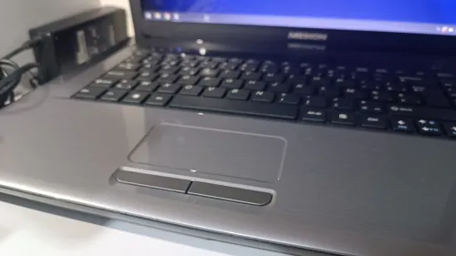 LAPTOP i3-2350M / 12GB RAM / 256GB SSD + 500GB HDD / Dolby Audio / Medion Akoya