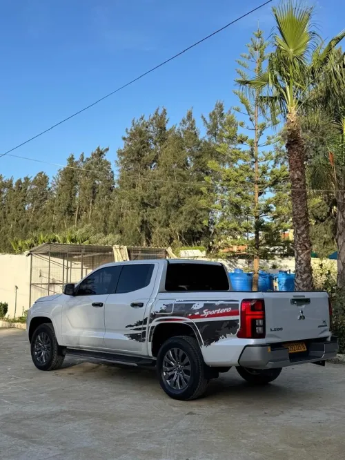 Mitsubishi L200 SPORTERO 4X4 2025 Exclusive black