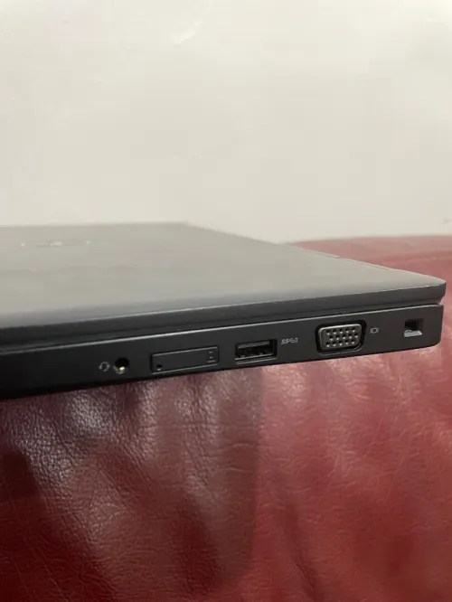 Dell Latitude 5580 état 10/10 i5 7300 8gb ram 256NVMe écran 15.6" Batterie 100%