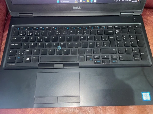 Dell Latitude 5580 état 10/10 i5 7300 8gb ram 256NVMe écran 15.6" Batterie 100%