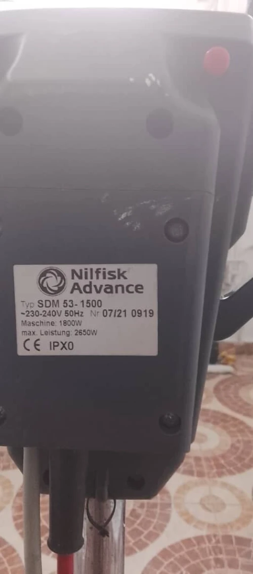 MACHINE DE NETTOYAGE LUSTREUSE ET BRILLANCE