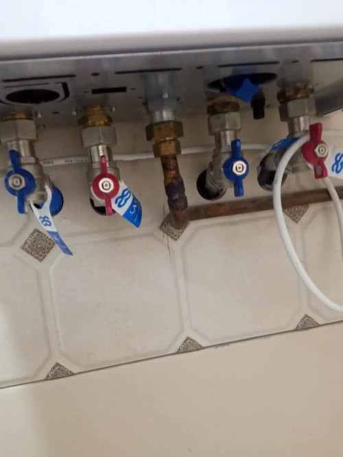 Plombier  technicien chaufagiste reparation h installation