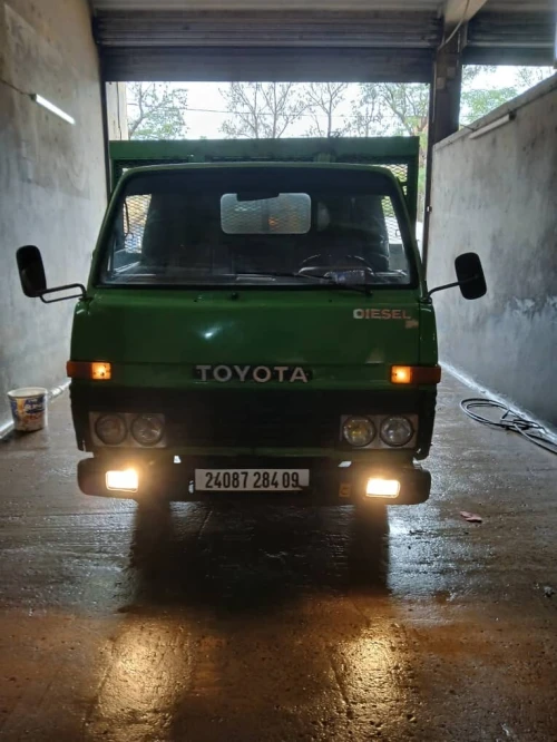 Toyota B30 1984 