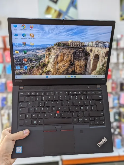 LENOVO THINKPAD  T490 I7-8TH GÉNÉRATION 16GB RAM 512 SSD  NVIDIA MX 250 2GB ECRAN 14" FULL HD