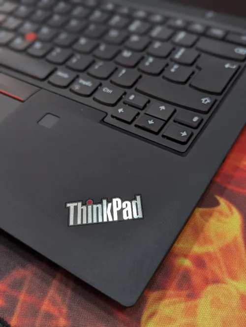 LENOVO THINKPAD  T490 I7-8TH GÉNÉRATION 16GB RAM 512 SSD  NVIDIA MX 250 2GB ECRAN 14" FULL HD