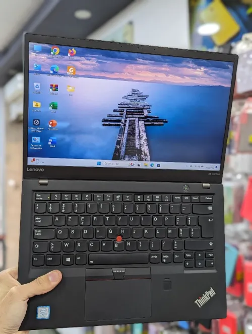 LENOVO THINKPAD X1 CARBON i7 7TH 8 GB RAM 256 SSD 14" FULL HD