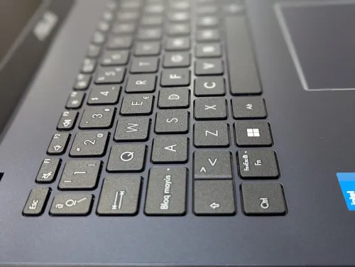 ASUS vivobook E510 INTEL Celeron N4500 8GB 256 SSD FULL HD  