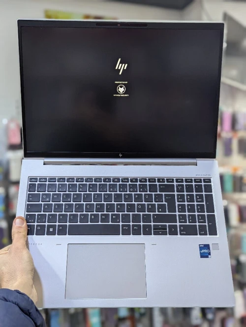 HP ELITBOOK 860 G9  I5-1245U 16GB RAM DDR4  256 SSD NVME ECRAN 16" FULL HD