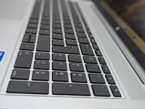 HP PROBOOK 450 G8  I5-1135G7 11 TH GÉNÉRATION 16GB RAM 256 SSD  ECRAN 15.6" FULL HD