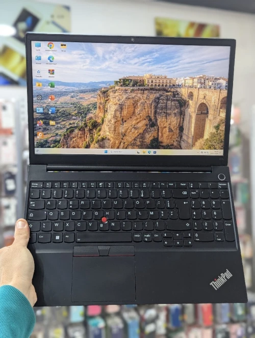 LENOVO THINKPAD E15 GEN 2 I5 1135G7 8GB 256 SSD FHD 15.6 "