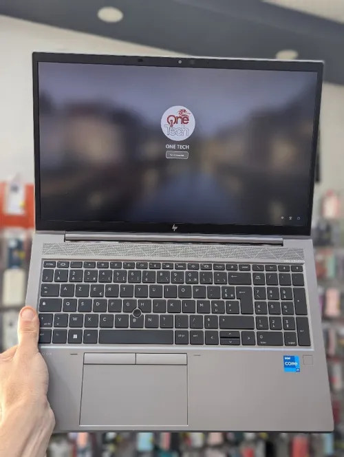 HP ZBOOK FIREFLY 15 G8 I7-1165G7  32GB 512 SSD  NVIDIA T500 4GB FULL HD