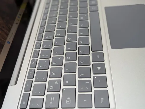 SURFACE LAPTOP GO I5-1035G1 8GB 256 SSD 13 TACTIL