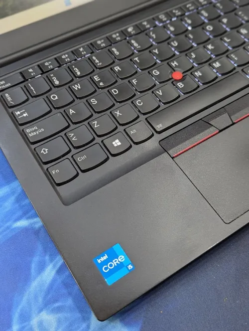 LENOVO THINKPAD E14 I5 1135G7 16GB 256 SSD FULL HD 14 "