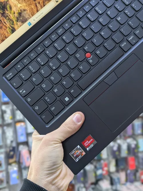 LENOVO THINKPAD E14 GEN 5  AMD RYZEN 5 7530U 16GB 512 SSD FULL HD 14 "