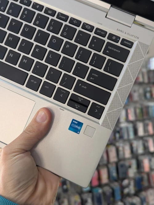 HP ÉLITEBOOK 830 G8 I5 11TH 8GB 256 SSD FULL HD X360 TACTIL