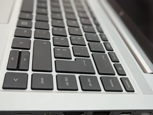 HP ELITEBOOK 640 G10 I5 1345U 13TH 16GB 512 SSD FULL HD