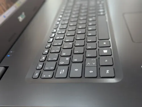 ACER ASPIRE A317 I5-1035G7  i5 10TH 20GB 512 SSD  17.3 FULL HD"