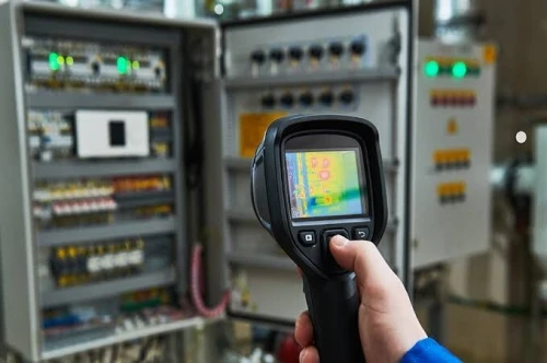 Inspection et diagnostic des installations électriques par caméra thermique