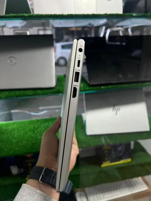 HP EliteBook 630 G9 - Ultrabook Pro 13,3" | i5 12ème Gén | 8Go RAM | 256Go SSD | Win 11