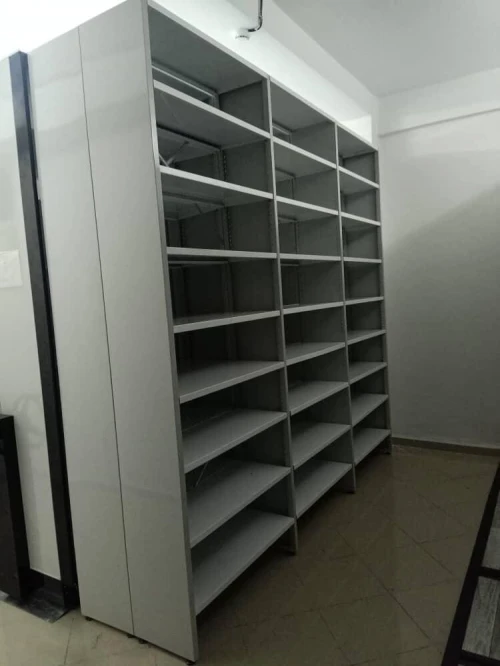 Réalisation et montage sur site Rayonnage Métallique fixe professionnel pour salle d'archive 