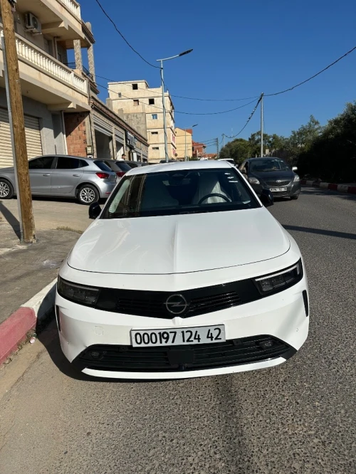 Opel Astra 2024 