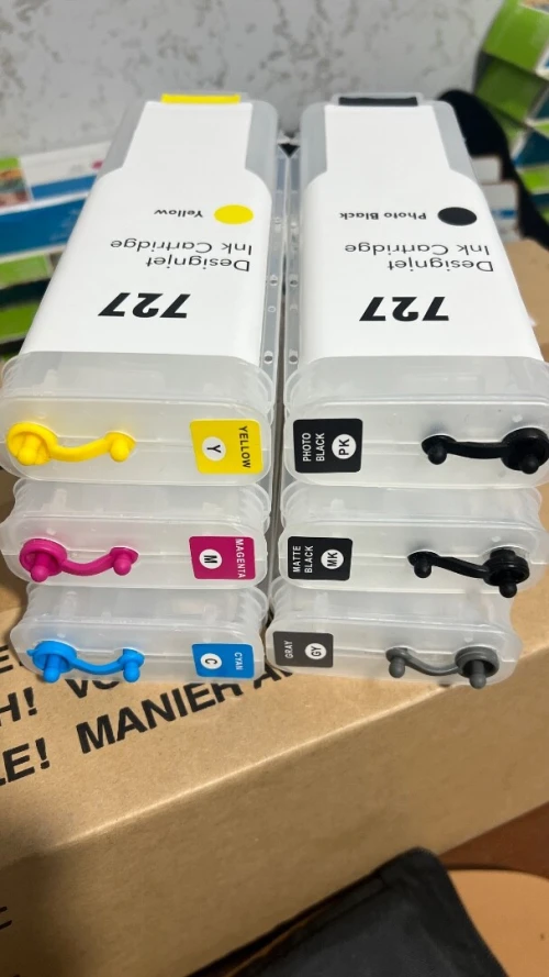 Cartouche rechargeable hp 727. 