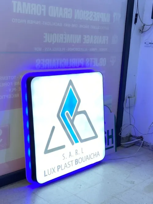 Enseigne lumineuse avec lettre emboiter 3d