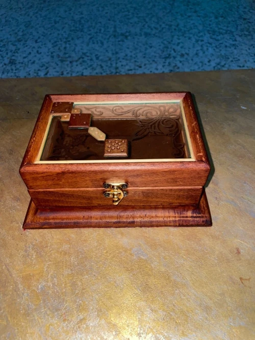 Coffret en bois artisanal fait main Finition élégante et design raffiné