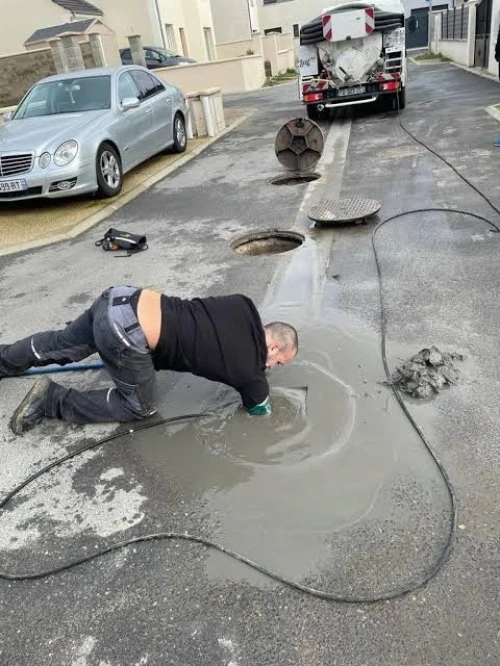 Camion débouchage canalisation vidange 